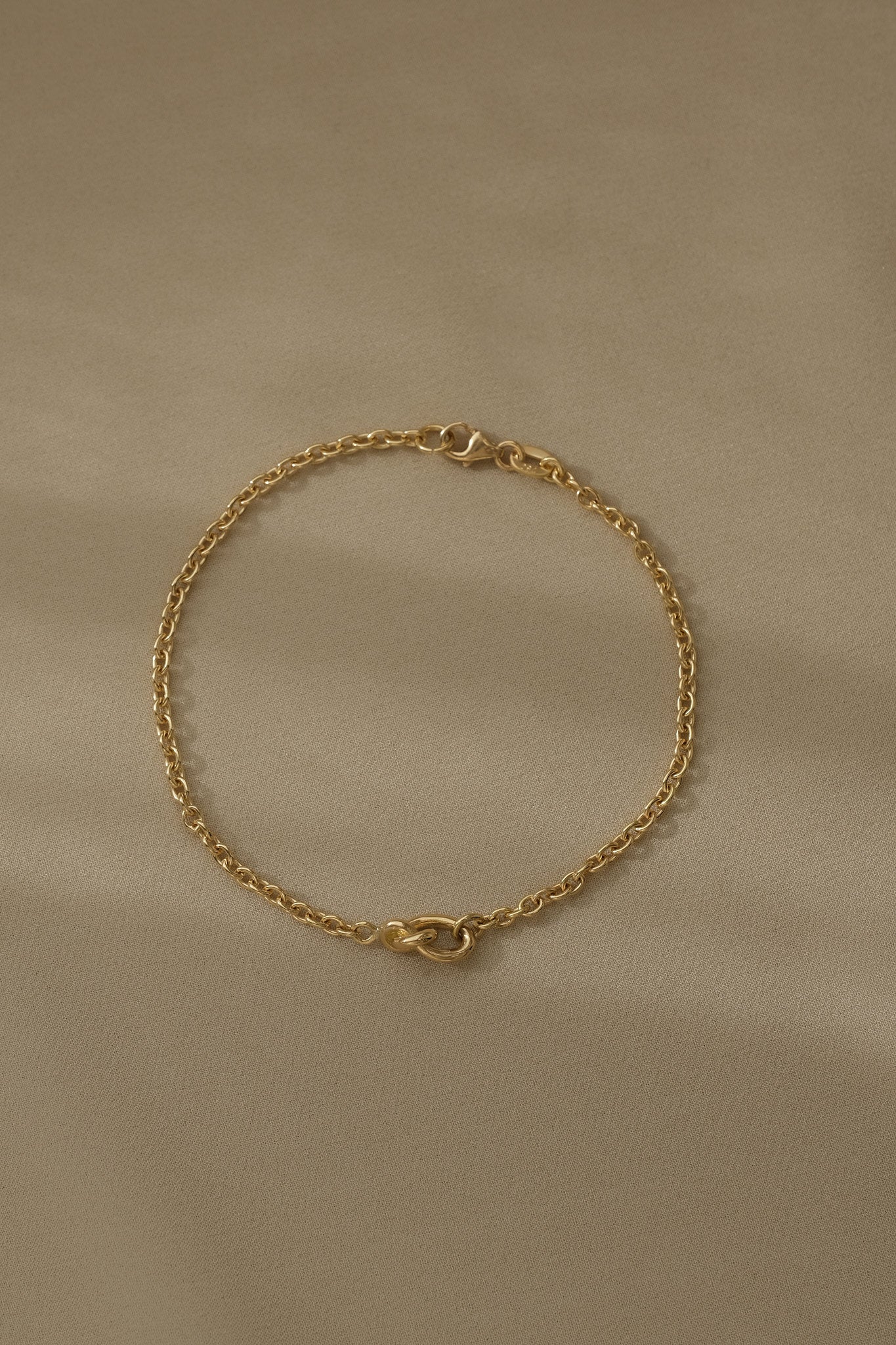 Handcrafted 18k recycled gold bracelet, designed and polished in Basel, Switzerland, with a natural shiny surface.