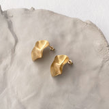 Handmade AROYO small earrings in recycled gold, ethical and sustainable jewelry with a semi-matte finish.