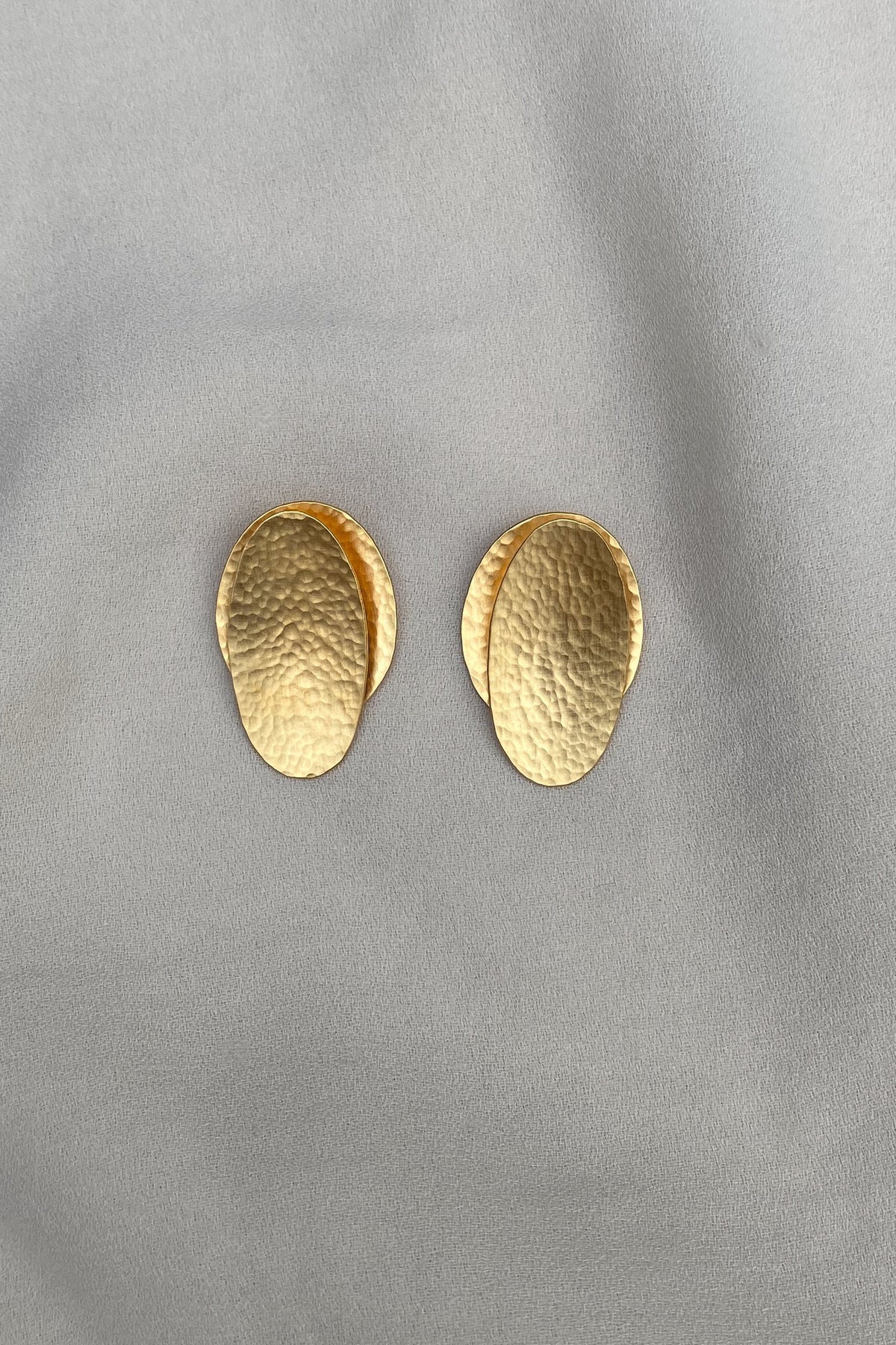 BAIUSHKI OVAL LEAF earrings