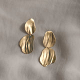 EIRA duo earrings made of 18k gold-plated recycled silver, sustainable and handmade ethical jewelry.