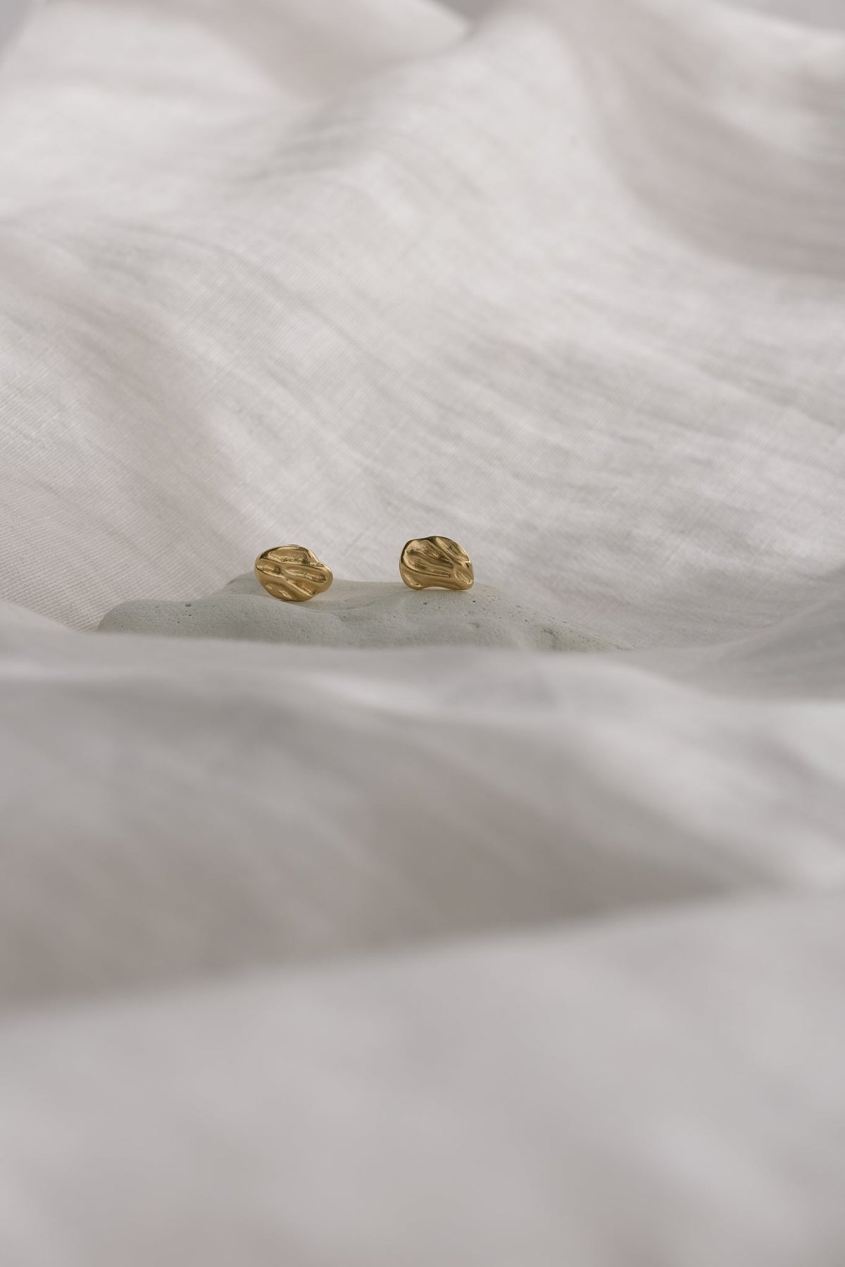 ELV earrings 18k gold