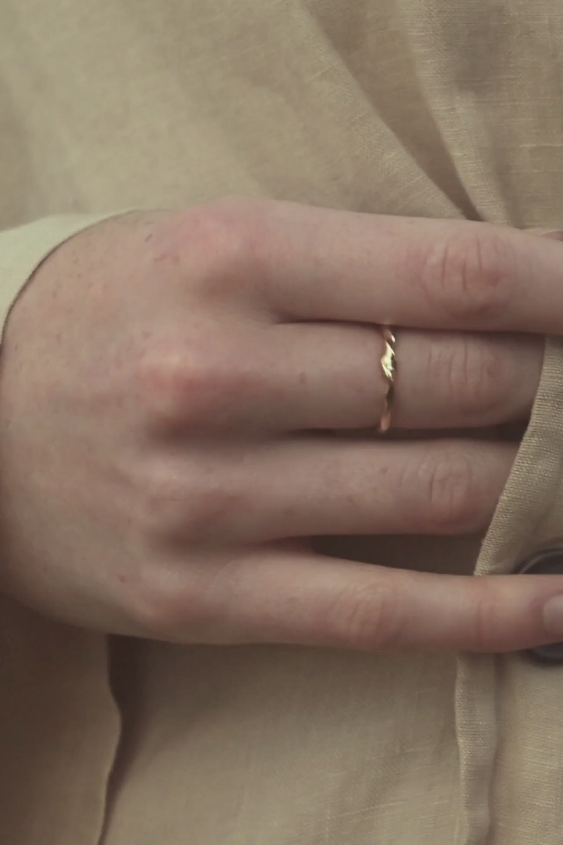 NYSSA ring – 18k Recycled Gold, Swiss Made | BAIUSHKI