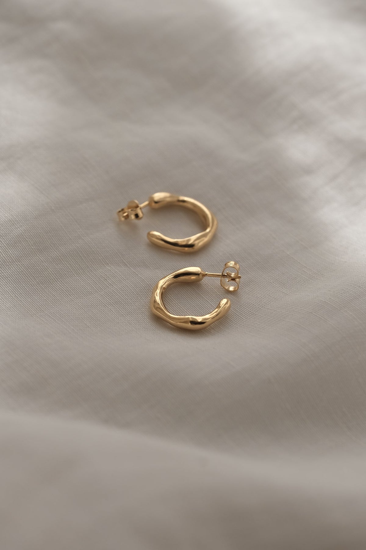 LUMI small earrings 18k gold